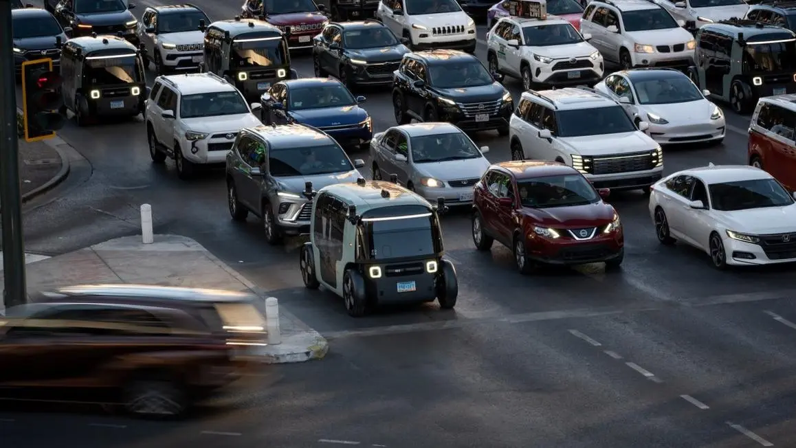 Zoox Bắt Đầu Thu Phí Xe Robotaxi Tại Las Vegas