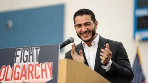 Mâu thuẫn trong chiến dịch Medicare-for-All của ứng viên Thượng viện Michigan Abdul El-Sayed