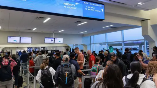 Sân bay Quốc tế Dallas Fort Worth hủy bỏ kế hoạch lắp đặt khu vực vệ sinh tôn giáo sau phản ứng của Thống đốc Texas