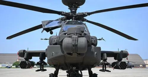 Lục quân Hoa Kỳ tạm dừng huấn luyện trực thăng Apache sau vụ tai nạn chết người ở Texas