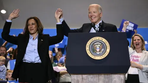 Tại Sao Một Số Ứng Viên Dân Chủ Tại Các Bang Đỏ Lại Xa Lánh Biden, Harris