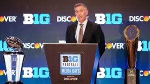 Big Ten Cấm Tuyển Cầu Thủ Từng Ký Hợp Đồng NFL, Đặt LSU và Lane Kiffin Vào Ngã Ba Đường Với SEC
