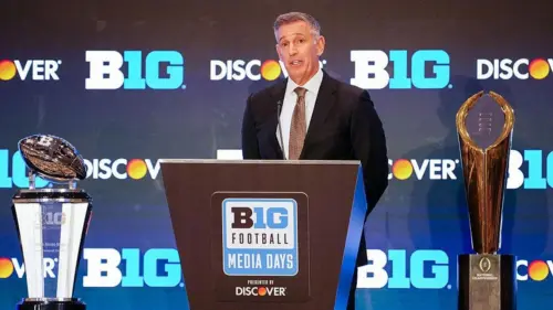 Big Ten Cấm Tuyển Cầu Thủ Từng Ký Hợp Đồng NFL, Đặt LSU và Lane Kiffin Vào Ngã Ba Đường Với SEC