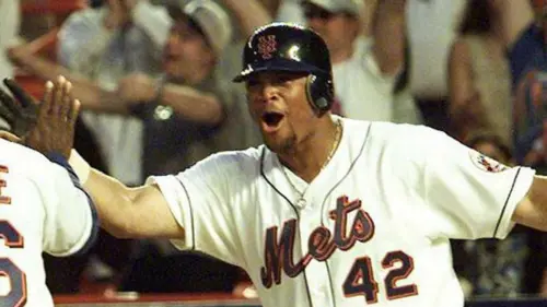 Butch Huskey, một trong những cầu thủ MLB cuối cùng mặc áo số 42, qua đời ở tuổi 54