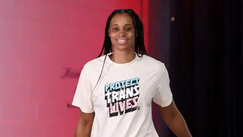 WNBA vướng tranh cãi khi kỷ niệm vận động viên chuyển giới, phớt lờ VĐV nữ