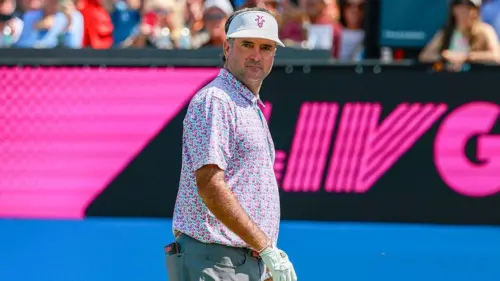 Bubba Watson đối đầu fan hâm mộ quá khích tại giải LIV Golf Indianapolis