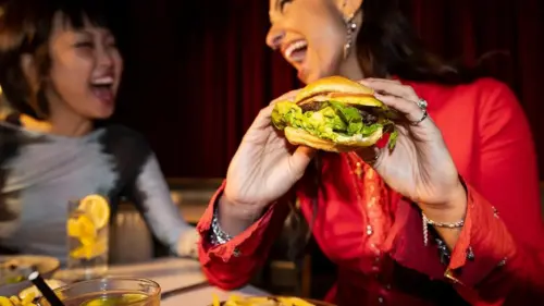 Bánh burger từ chuỗi thức ăn nhanh được vinh danh tốt nhất tại Hoa Kỳ