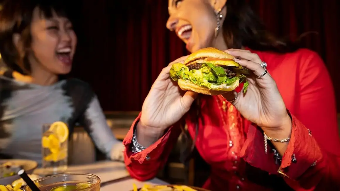 Bánh burger từ chuỗi thức ăn nhanh được vinh danh tốt nhất tại Hoa Kỳ