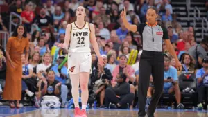 WNBA Rút Lại Lỗi Kỹ Thuật Của Caitlin Clark, Cứu Ngôi Sao Fever Khỏi Án Treo Giò