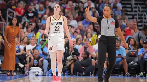 WNBA Rút Lại Lỗi Kỹ Thuật Của Caitlin Clark, Cứu Ngôi Sao Fever Khỏi Án Treo Giò