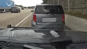 Xe tuần tra ở Tennessee bị tông khi đang làm nhiệm vụ, video gây sốc được công bố