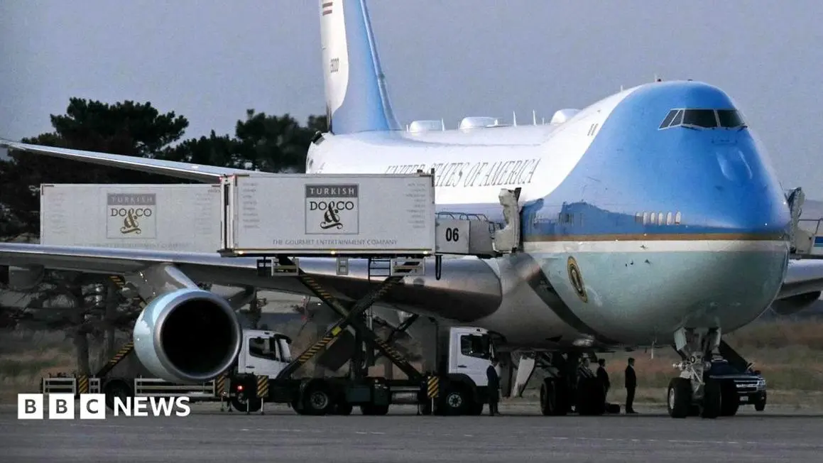 Tổng Thống Trump bí mật đổi phi cơ vì lo ngại an ninh từ Iran