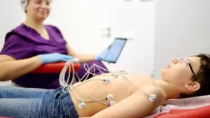 Vận Động Viên Học Đường Phát Hiện Bệnh Tim Ẩn Qua Khám Sức Khỏe Bắt Buộc