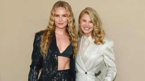 Christie Brinkley làm người hâm mộ nhầm với con gái trong ảnh mới