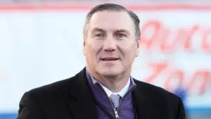 HLV Dan Mullen của UNLV công kích cựu chủ quản Florida, nhưng số liệu lại hé lộ câu chuyện phức tạp