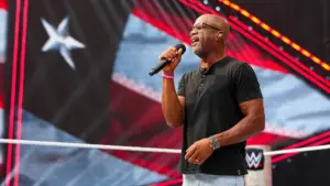 Darius Rucker hát quốc ca tại WWE SummerSlam