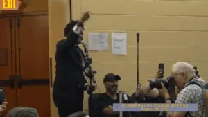 Một mục sư chỉ trích ứng viên Thượng viện Michigan, cảnh báo về luật Sharia