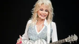 Huyền thoại nhạc Đồng quê Dolly Parton qua đời ở tuổi 80