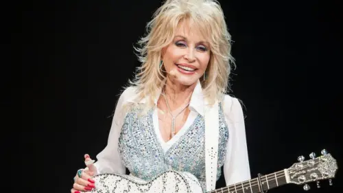 Huyền thoại nhạc Đồng quê Dolly Parton qua đời ở tuổi 80