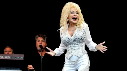 Dolly Parton Từ Chối Dấn Thân Vào Chính Trường Suốt Nhiều Thập Kỷ