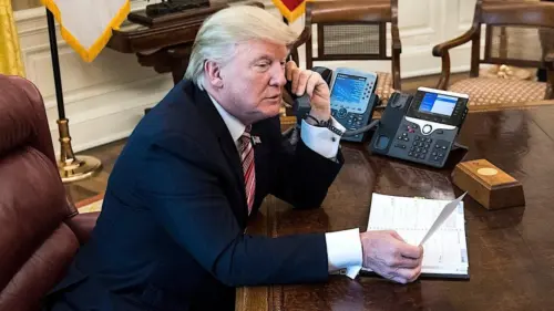 Tổng thống Donald Trump xác nhận kênh liên lạc bí mật với Iran, kêu gọi ‘cờ trắng đầu hàng’