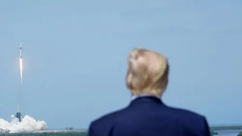 Tổng Thống Trump muốn tăng cường các vụ phóng tàu vũ trụ lên 3 lần mỗi ngày