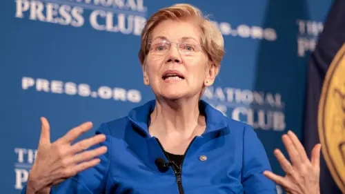 Thượng nghị sĩ Elizabeth Warren và Mike Lee thúc giục Bộ trưởng Chiến tranh làm cho các hạn chế của Tổng thống Donald Trump đối với các nhà thầu quốc phòng trở nên vĩnh viễn