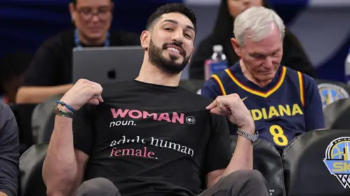 Cựu sao NBA Enes Kanter Freedom đối mặt phản ứng tiêu cực từ người hâm mộ WNBA