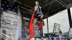 Evan Kung Vô Địch Giải Bassmaster Elite Tại St. Lawrence River