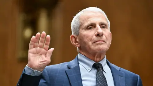 Văn bản mới của Fauci làm dấy lên những câu hỏi về cách xử lý COVID-19