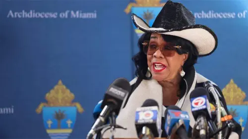 Người kế nhiệm Dân biểu Frederica Wilson thắng đa số phiếu sơ bộ ở Florida