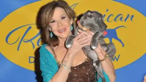 Nhà chức trách lục soát cơ sở cứu trợ động vật của nữ diễn viên Linda Blair ở Quận Los Angeles