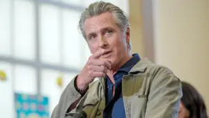 Thống đốc California Gavin Newsom né tránh câu hỏi về việc khôi phục yêu cầu thi SAT