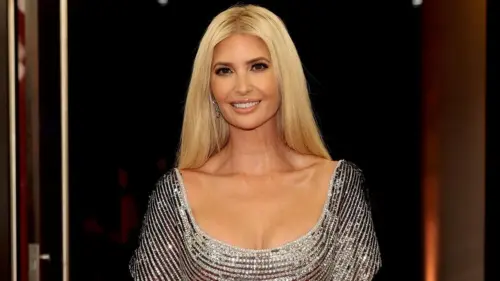 Ivanka Trump say mê lướt sóng tại Costa Rica