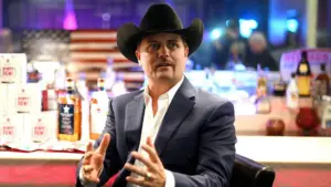 Ngôi sao nhạc đồng quê John Rich cảnh báo Broadway ở Nashville có thể ‘tắt đèn’ vì thuế tăng