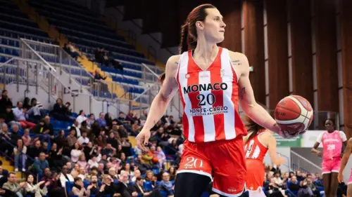 Vận động viên chuyển giới người Pháp Julie Tetart liệu có được WNBA để mắt tới?