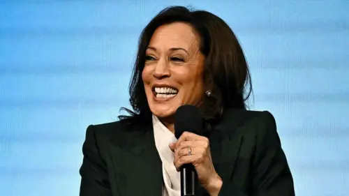 Phó Tổng thống Kamala Harris vô tình trở thành “người quảng bá” cho Đạo luật SAVE