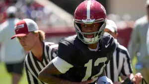 Đội Alabama Crimson Tide chọn QB Keelon Russell cho trận mở màn mùa giải