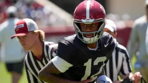 Đội Alabama Crimson Tide chọn QB Keelon Russell cho trận mở màn mùa giải