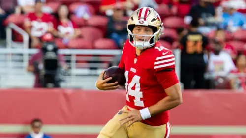 Tiền vệ San Francisco 49ers nhập viện sau khi gặp khó khăn khi thở trong trận đấu đầu tiên sau gần 2 năm