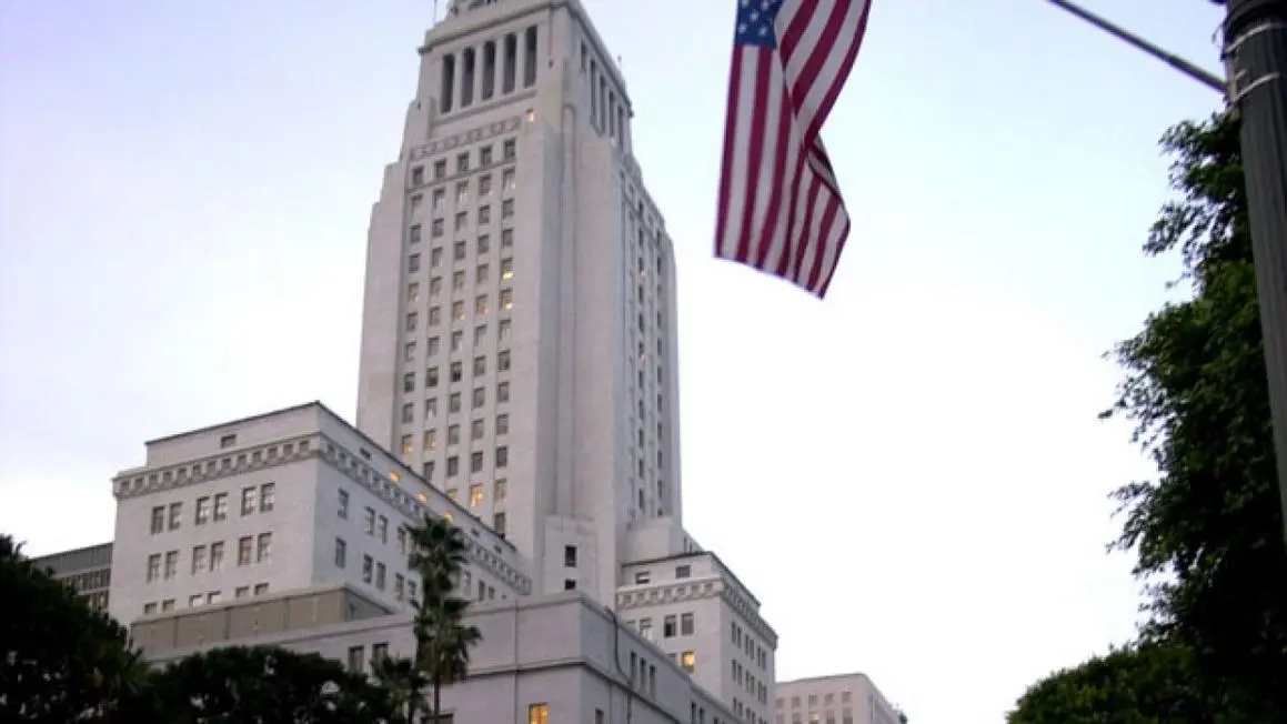 Điều tra vật liệu nguy hiểm tại Tòa Thị chính Los Angeles