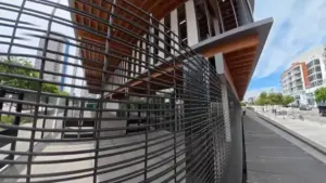 Long Beach chi tiêu ngân sách cho hàng rào thư viện là bao nhiêu?