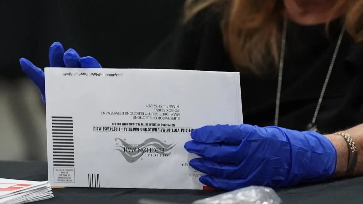 Tối Cao Pháp Viện Cho Phép Tổng Thống Donald Trump Thực Thi Một Phần Sắc Lệnh Về Phiếu Bầu Gửi Qua Bưu Điện