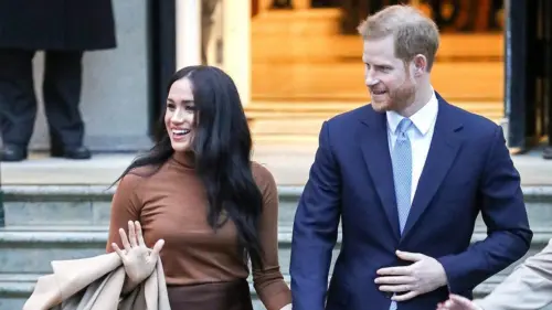 Harry và Meghan trở về Anh: Thất bại ngoạn mục hay màn tái xuất ấn tượng?