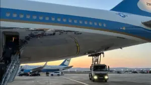 Tổng thống Donald Trump bí mật đổi máy bay tại Thổ Nhĩ Kỳ để tránh mối đe dọa từ Iran