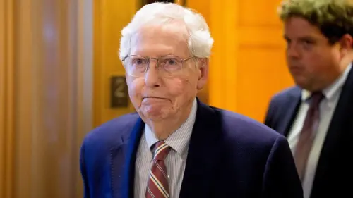 Thượng Nghị Sĩ Mitch McConnell Xuất Viện Sau Tai Nạn Ngã