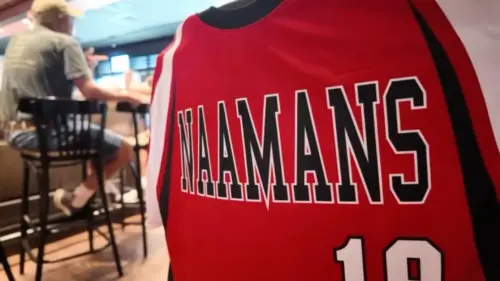 Các đội bóng chày Little League địa phương tranh tài giành vé dự World Series
