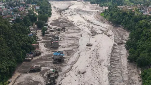 Lũ lụt chết chóc ở Nepal do sạt lở đất, tuyết lở khổng lồ