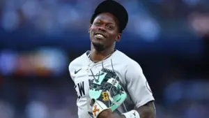 Jazz Chisholm Jr. của Yankees đổ lỗi cho trọng tài sau sai lầm cơ bản
