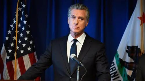 Thống Đốc Newsom Hứa Đấu Tranh Pháp Lý Sau Thắng Lợi Tối Cao Pháp Viện của TT Trump về Phiếu Bầu Qua Thư